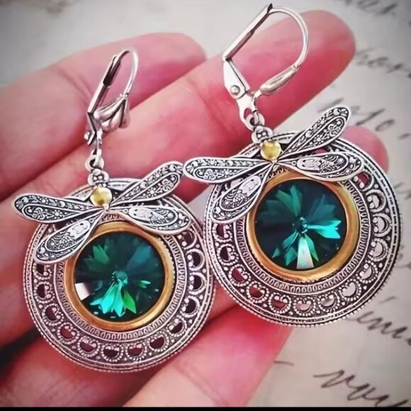 Earrings Dragonfly Women's Retro Green Crystal Dangle New f13 - Picture 1 of 4
